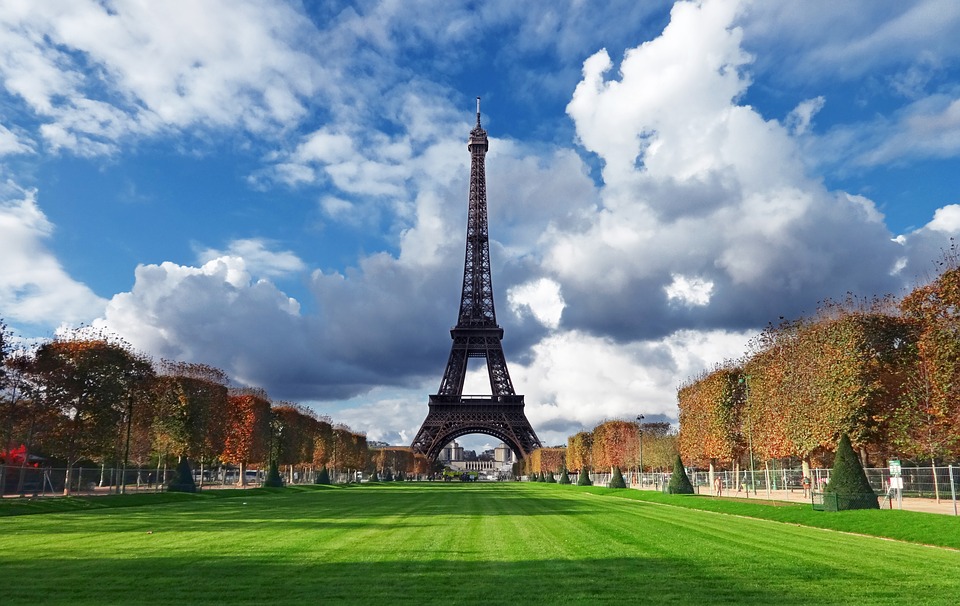 How to redeem Citi ThankYou Points to travel to Europe, tips featured by top US travel hacker, Points with Q: image of Paris France