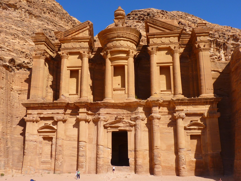 Japan Airlines: 5 Best Ways to Use JAL Airlines Miles featured by top US travel blog Points With Q, image: Petra Jordan