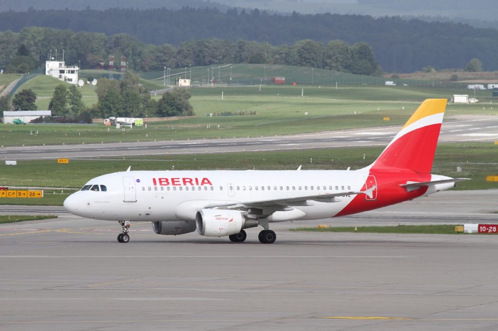 Book Iberia Flights featured by top US travel hacker, Points with Q: image of Iberia Plane