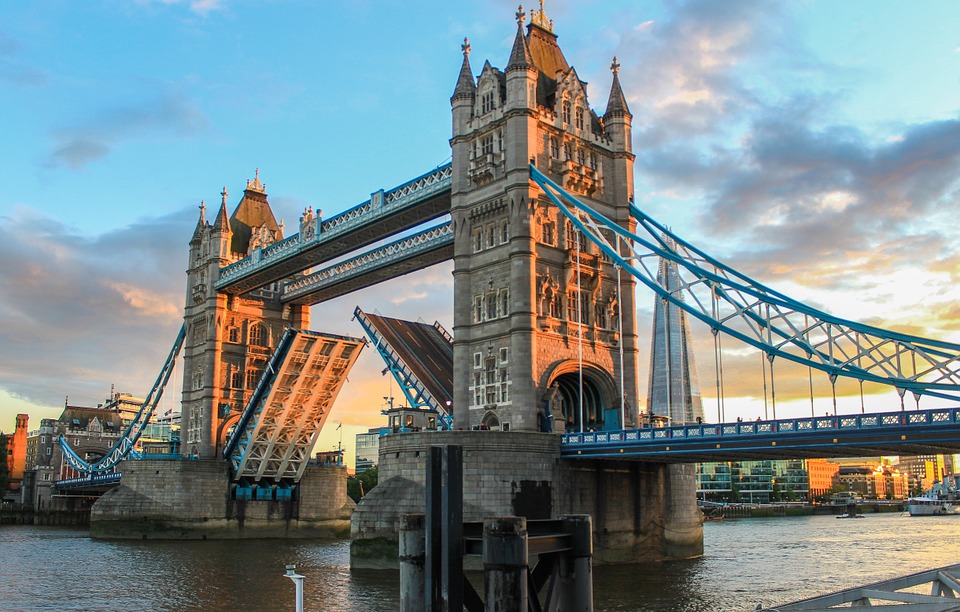 Recent Favorites featured by top US travel hacker, Points with Q: image of Tower Bridge London