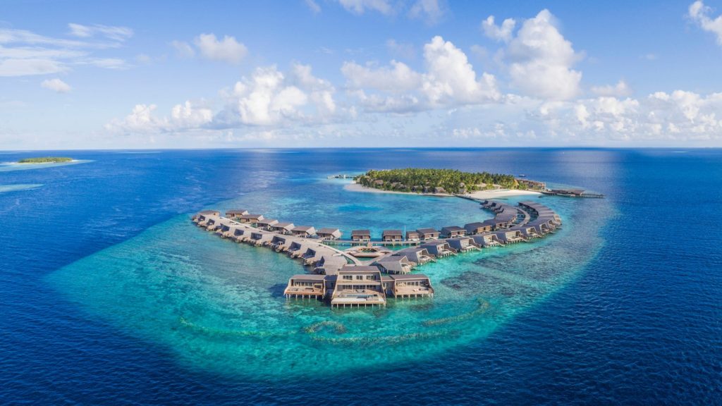 How To Use Marriott Points to Fly With Airline Partners featured by top US travel hacker, Points with Q: image of St. Regis Maldives