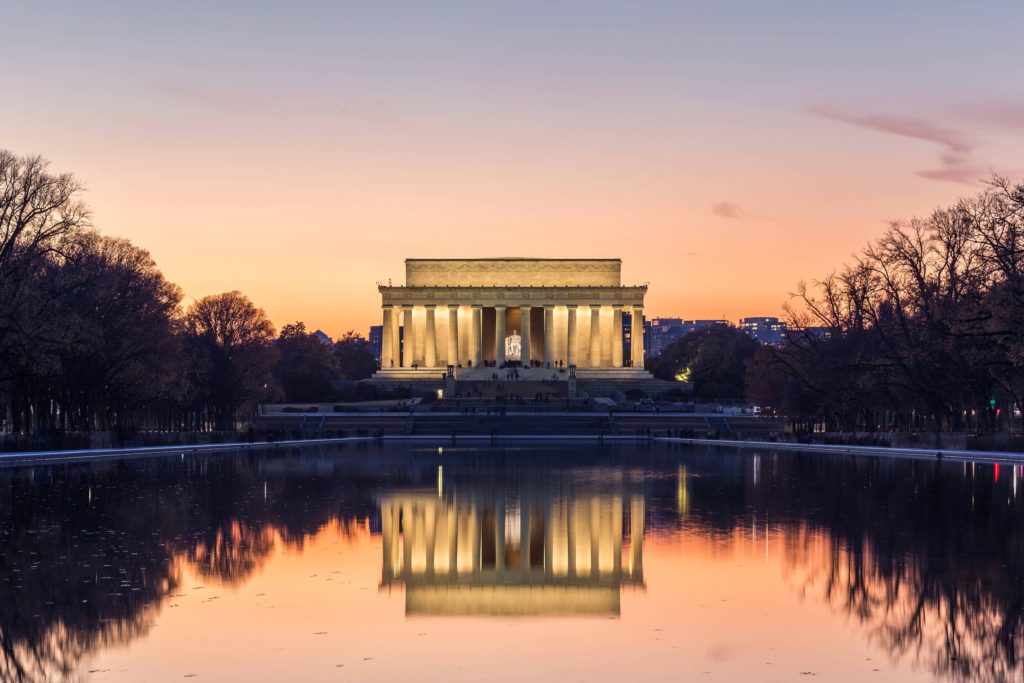 Best Places to Visit for Washington DC Travel in 48 Hours featured by top US travel blog Points With Q, image: Marriott Marquis Washington DC Lincoln Memorial