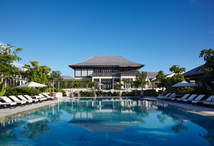 Best Hotels in Bahamas featured by top US travel hacker, Points with Q: image of Mr & Mrs Smith The Island House Swimming Pool