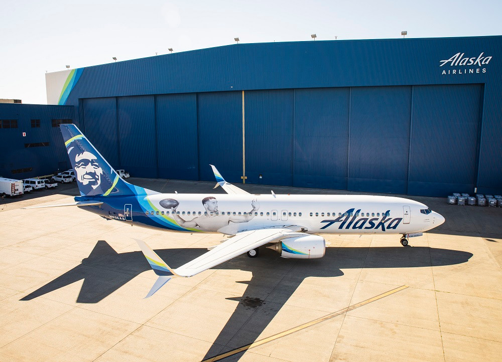 The Best Things to See in Portland featured by top US travel hacker, Points with Q: image of Alaska Airlines RW Plane