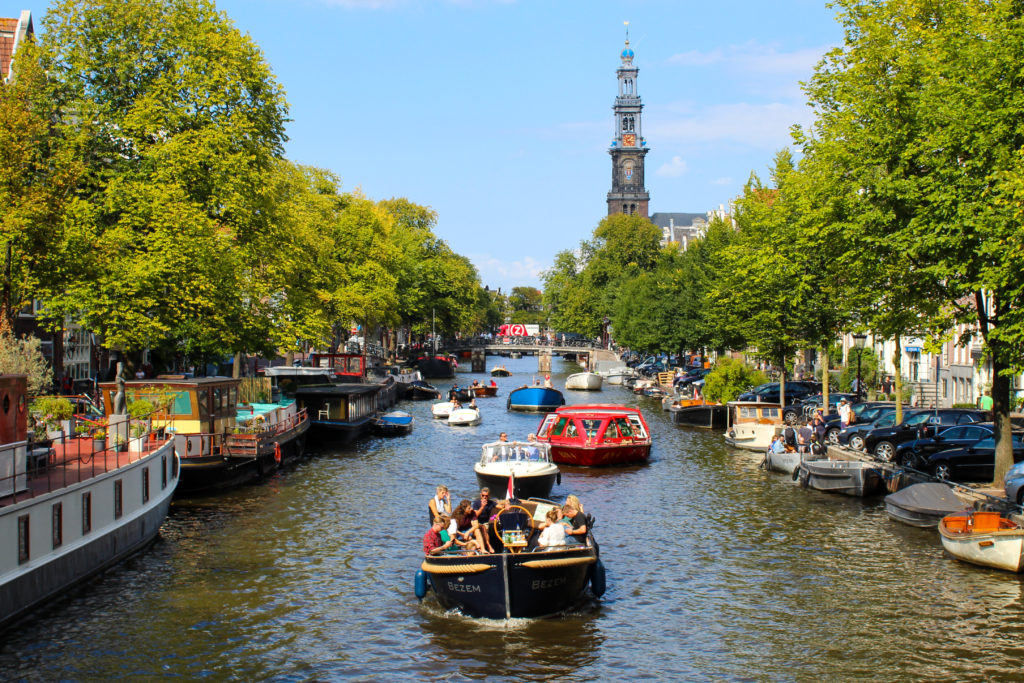 Japan Airlines: 5 Best Ways to Use JAL Airlines Miles featured by top US travel blog Points With Q, image: Amsterdam Prinsengracht