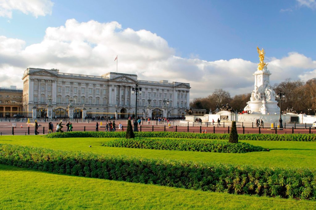 London Travel Guide featured by top US travel blog, Points with Q: image of London Marriott Buckingham Palace