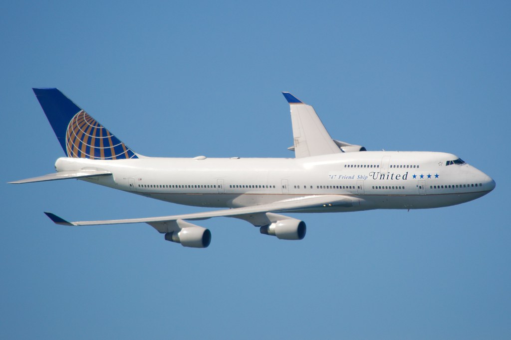 United Airlines Boeing 747 400 N-121