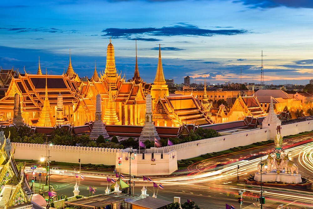 Thailand Vacation featured by top US travel blog, Points with Q: image of Sheraton Marriott Grand Palace Nighttime
