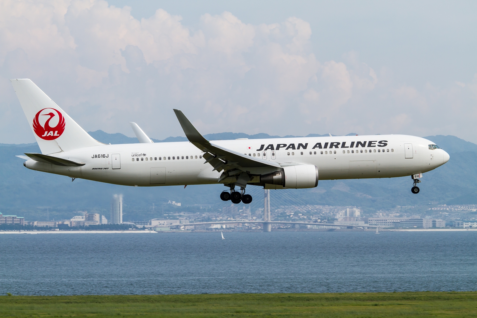 5 Best Ways to Book JAL Business Class
