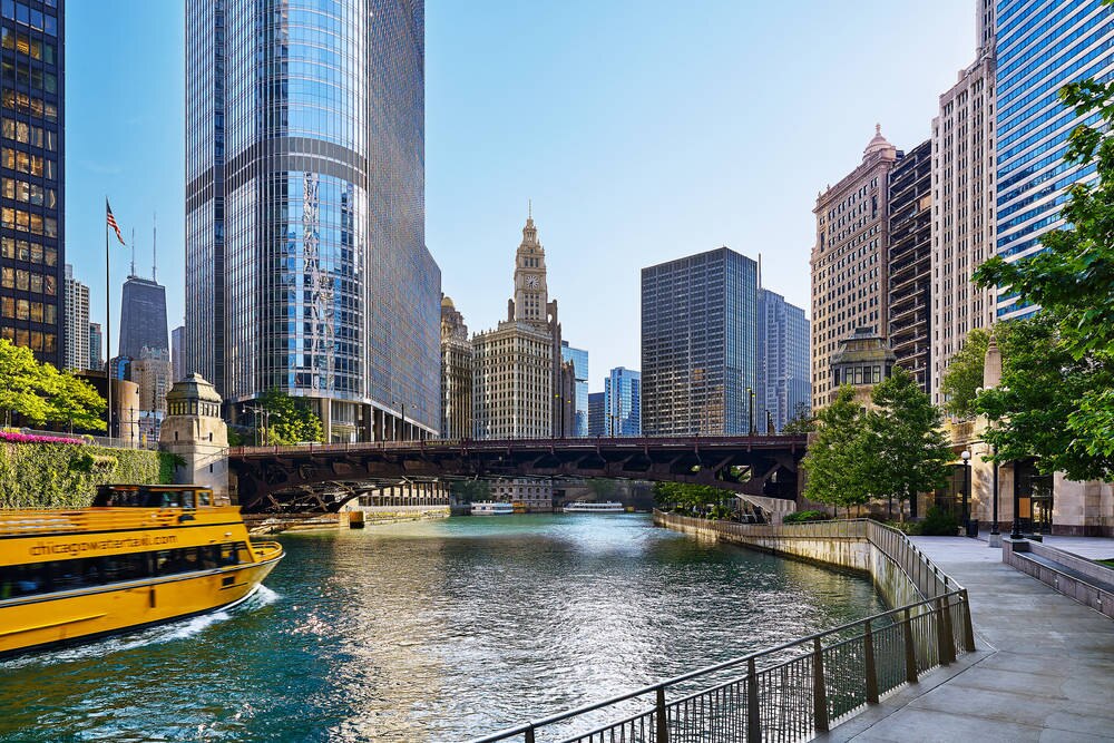 Chicago Travel in 48 Hours: A Chicago Vacation featured by top US travel blog Points With Q, image: Westin Chicago Riverwalk