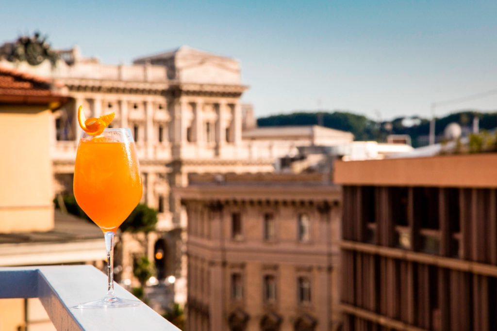 Rome Travel Guide: 48-Hours of Food, Sites, and History featured by top US travel blog Points With Q, image: Longitude Bar Le Meridien Rome Italy