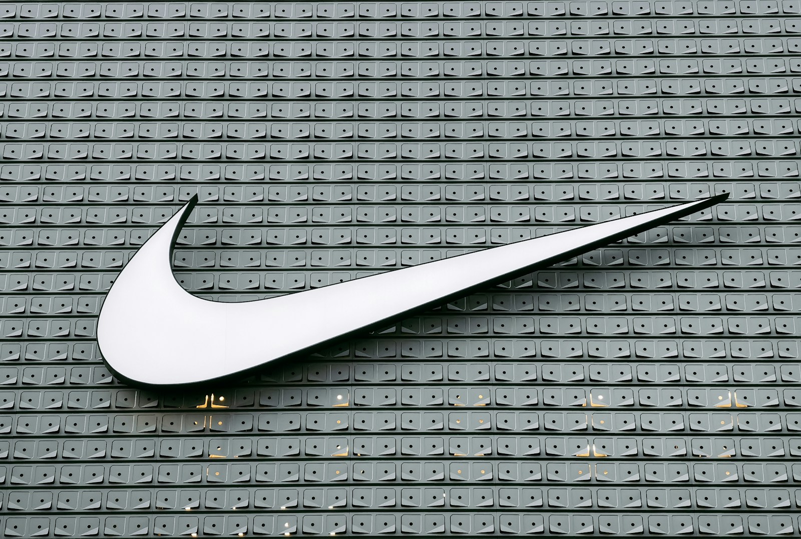 Just Don’t Stop: What Nike’s Phil Knight Learned About Winning